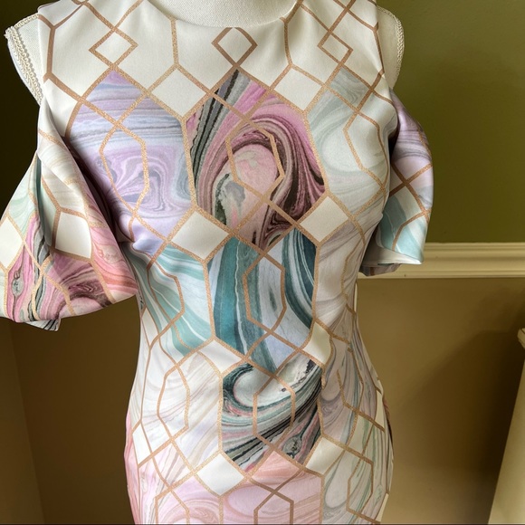 Ted Baker sheath dress. White with rose gold and greens - Picture 2 of 9